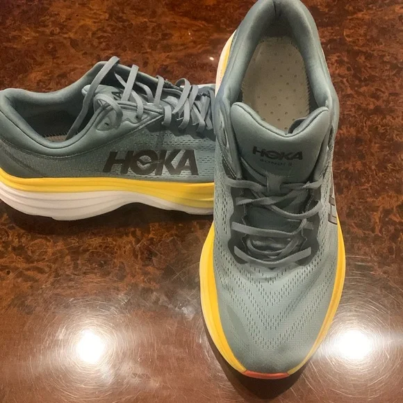 Gently worn pair of men’s Hoka tennis shoes - Picture 1 of 7